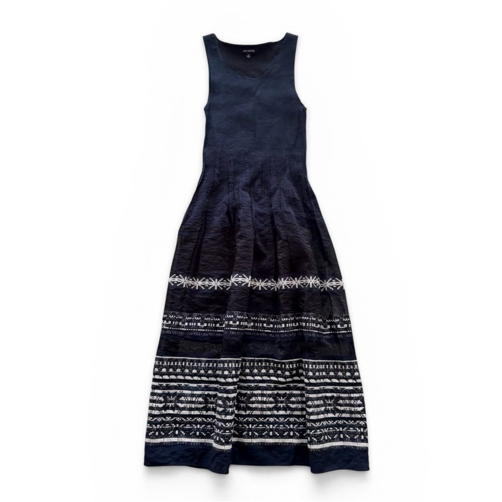Max Edition Sleeveless Navy Embroidered Midi Dress